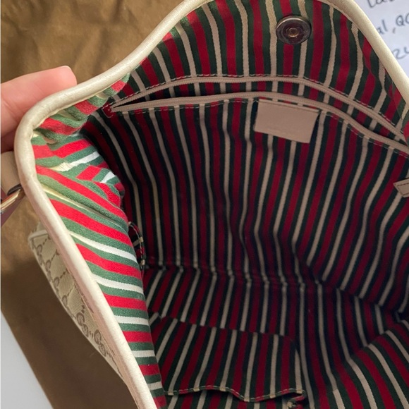 SOLD ๐ Gucci Britt Hobo Medium Bag Cream - Picture 5 of 11